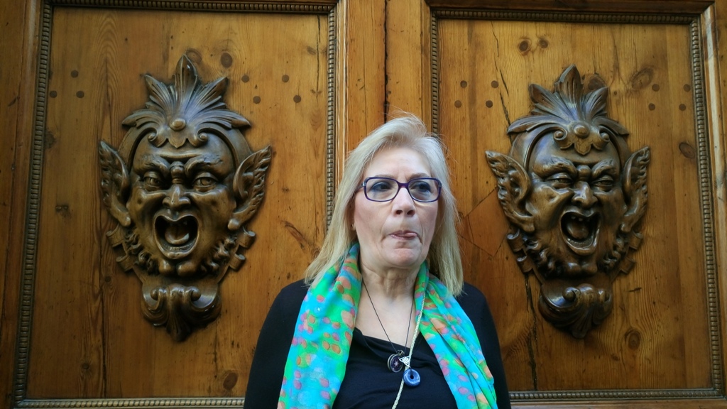 Simbología del acto de sacar la lengua, de El Diablo del Tarot…